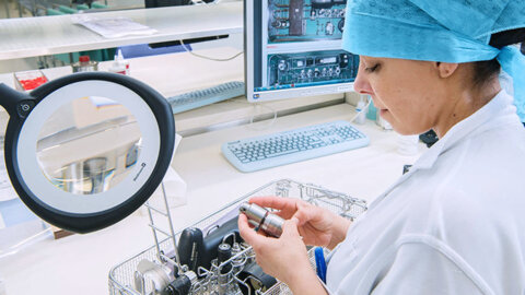 Medizinprodukte-technologin/-technologe EFZ